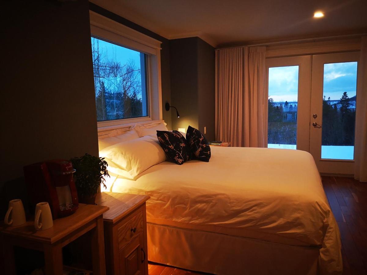 Au Cachalot Cache Le Gite Hotel Tadoussac Exterior foto
