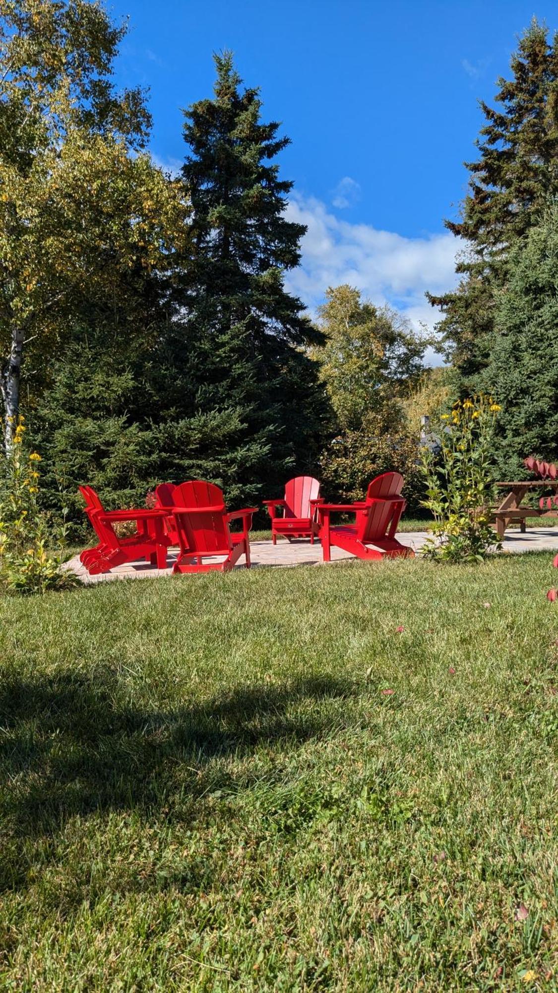 Au Cachalot Cache Le Gite Hotel Tadoussac Exterior foto